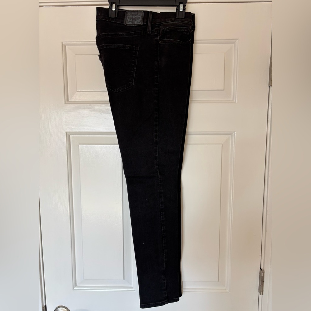 Women's Black Levi Jeans